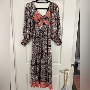 Angie longsleeve maxi dress with cutout